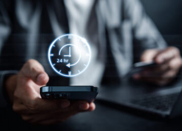 Nonstop service 24 hr online store concept. businessman in 24/7 online shopping service with clock for worldwide nonstop and full-time available contact of customer service.